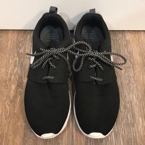 Women’s Nike Roche One